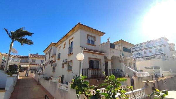 Chalet adosado photo 1