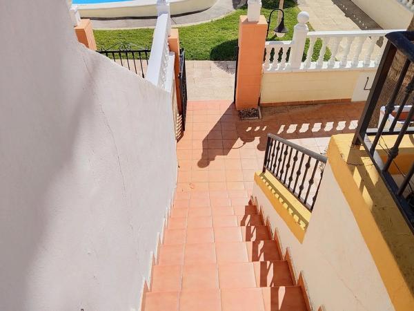 Chalet pareado en calle Almendra photo 1