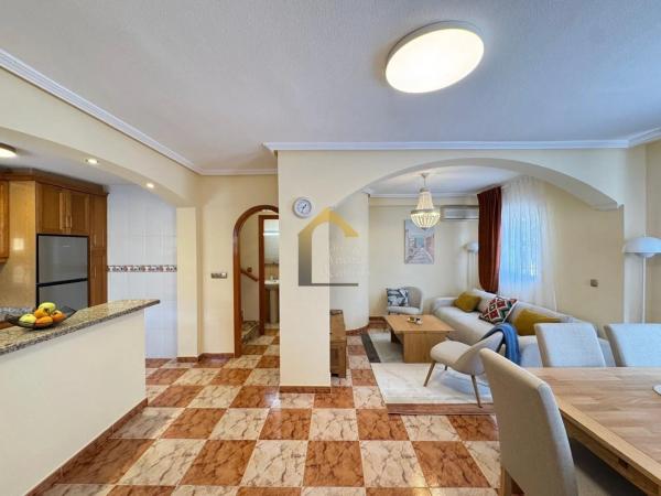 Chalet adosado photo 1