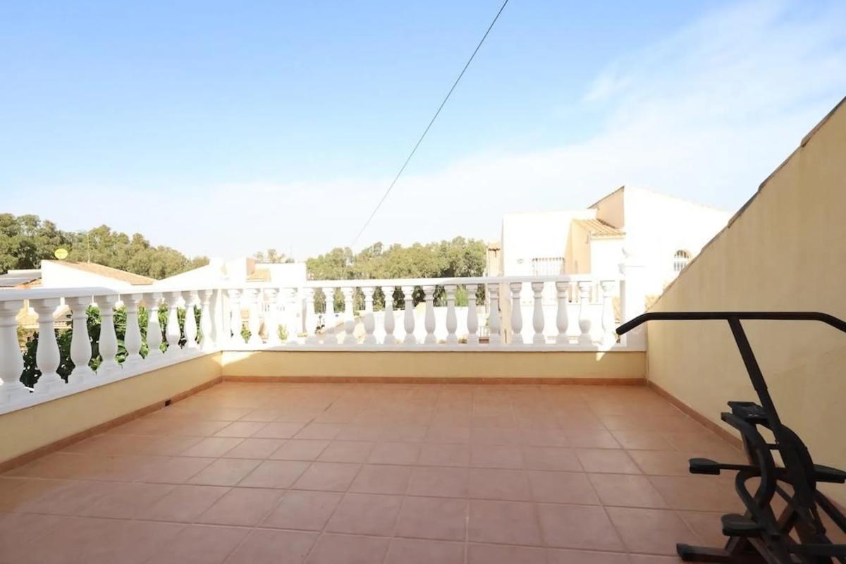 Sale of independent chalet in Barrio Playa Flamenca, Orihuela
photo 1