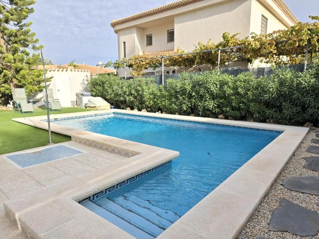 Venta de chalet independiente en Barrio Playa Flamenca, Orihuela
 photo 2