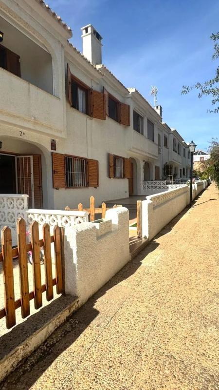 Sprzedaż szeregowego domku w  Calle Azucenas , Orihuela photo 4