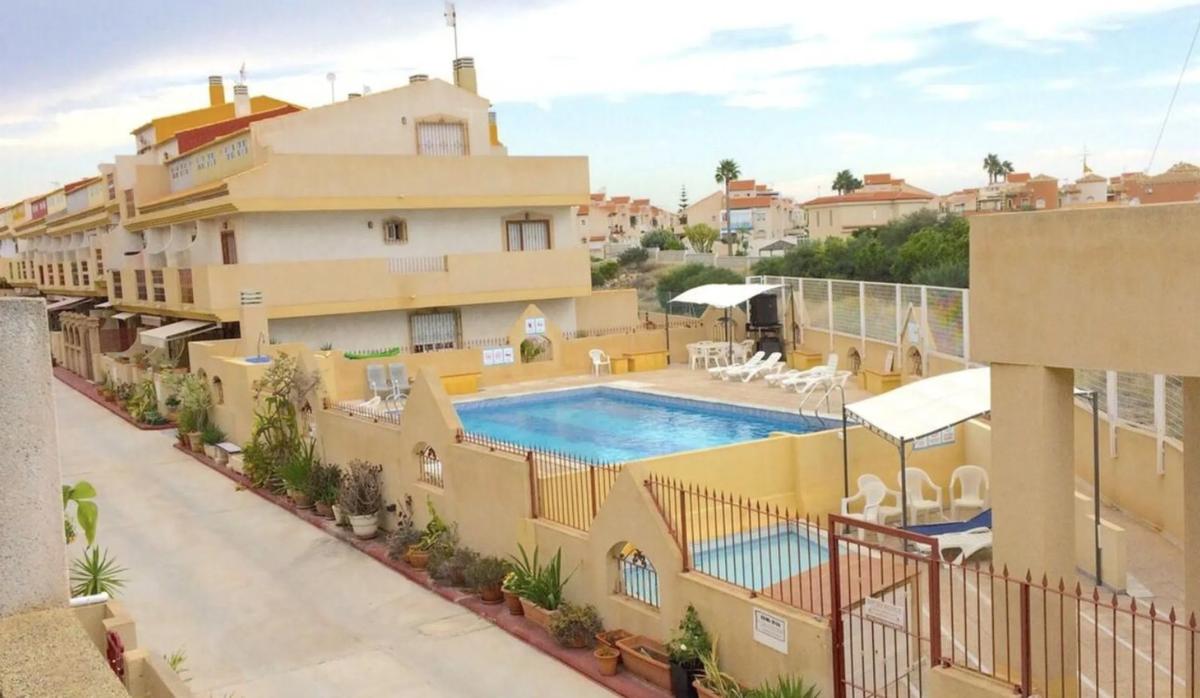 Venta de chalet adosado en Calle Nicolás de Bussi , Orihuela photo 1