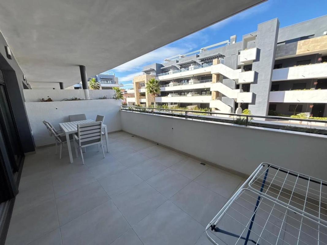 Venta de piso en Barrio Playa Flamenca, Orihuela
photo 1