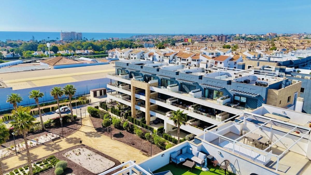 Venta de piso en Barrio Playa Flamenca, Orihuela
photo 2