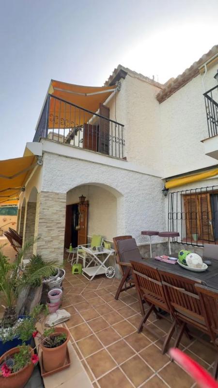 Sale of independent chalet in Barrio Punta Prima, Orihuela
photo 2
