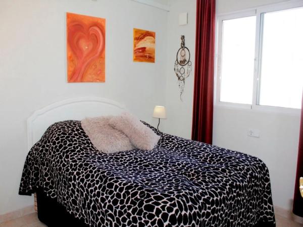 Chalet pareado en calle la Dolores photo 1