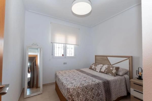 Venta de piso en Barrio Villamartín, Orihuela
thumbnail 1