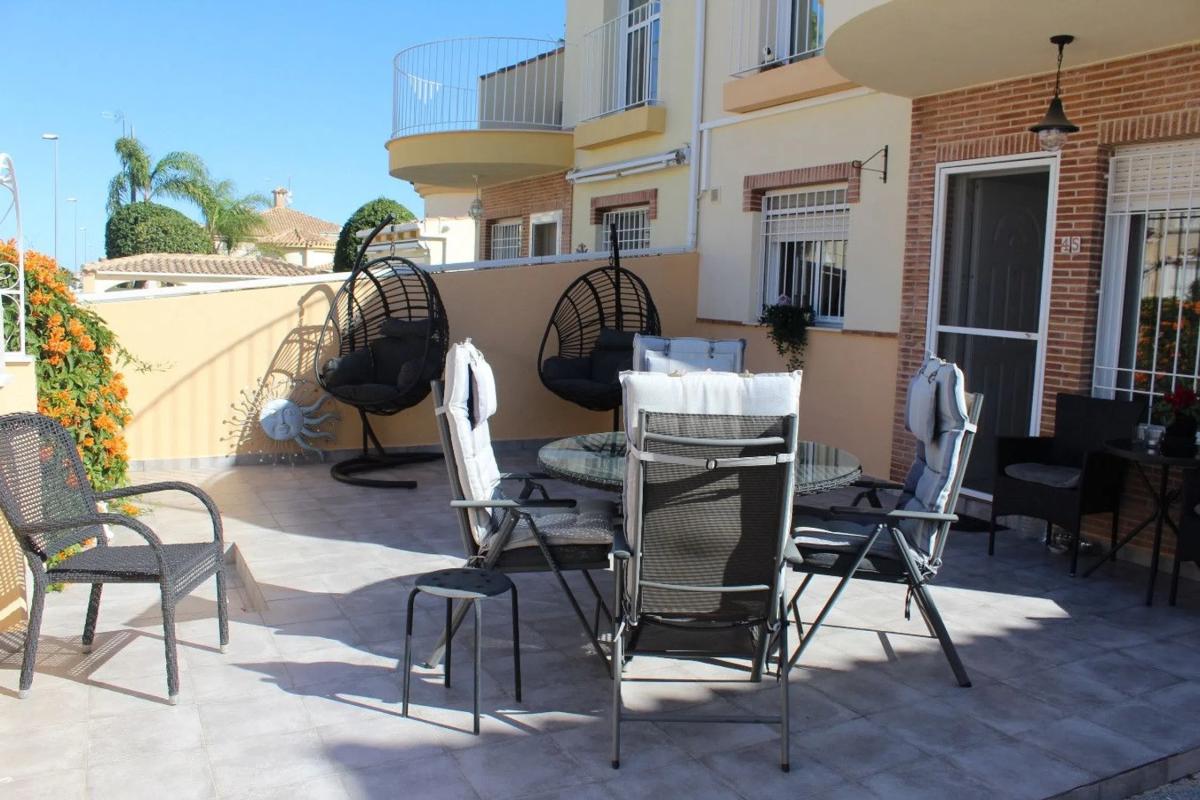 Venta de chalet independiente en Barrio Villamartín, Orihuela
photo 2