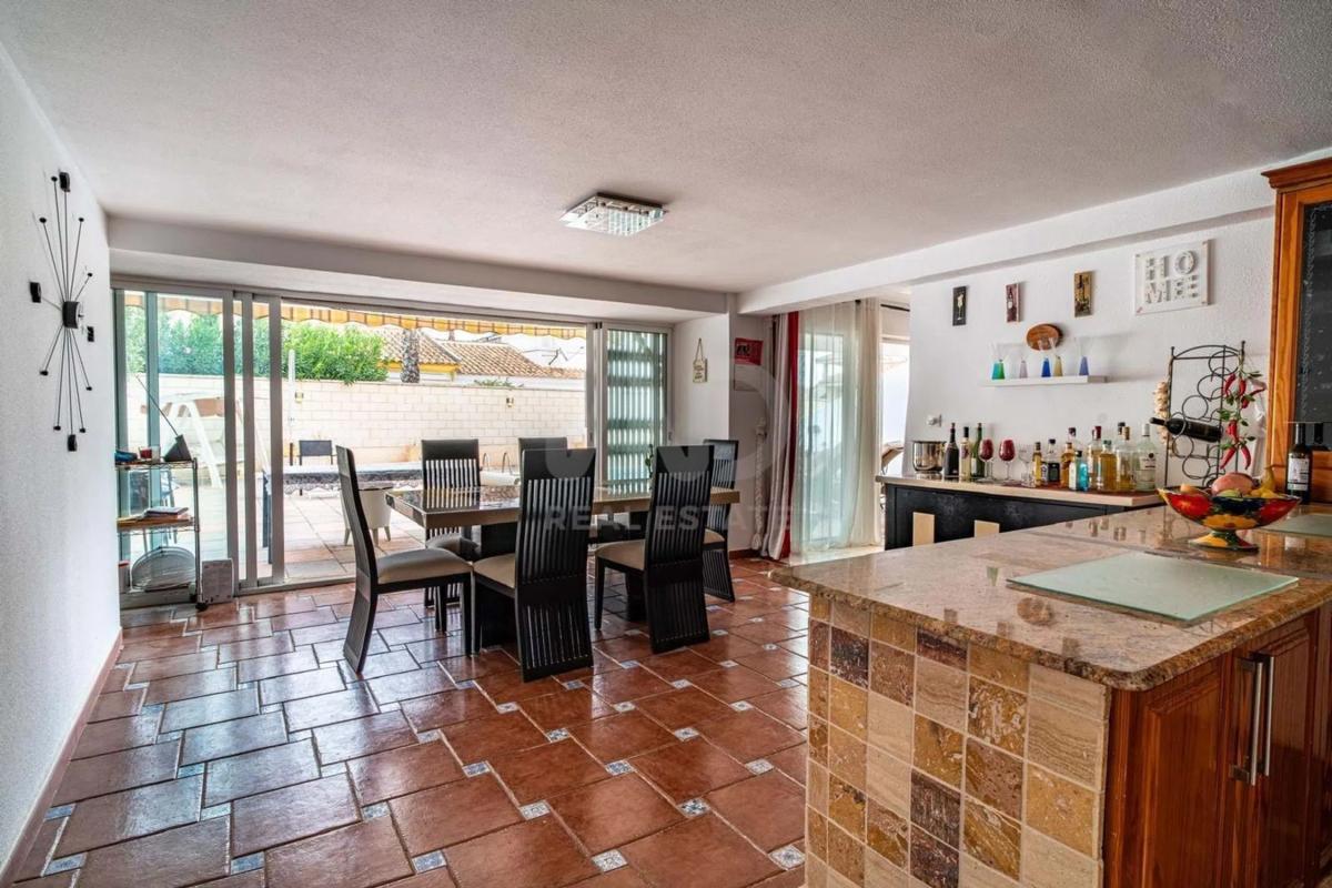 Sprzedaż niezależnego domku jednorodzinnego w  Barrio Villamartín, Orihuela photo 5