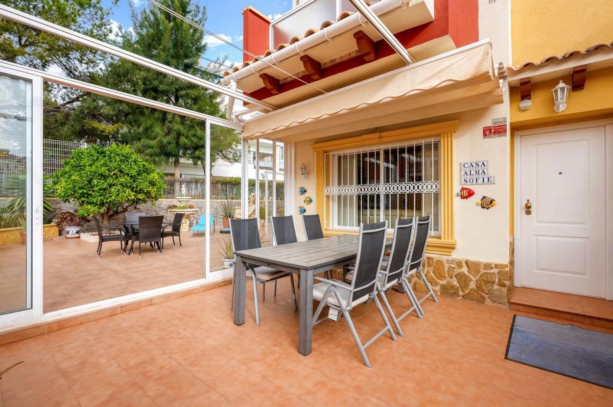 Properties for sale and rent in Spain photo 1