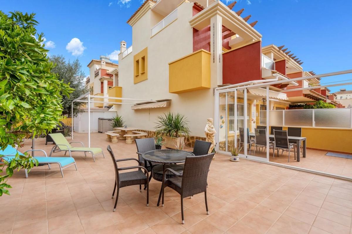 Properties for sale and rent in Spain photo 3