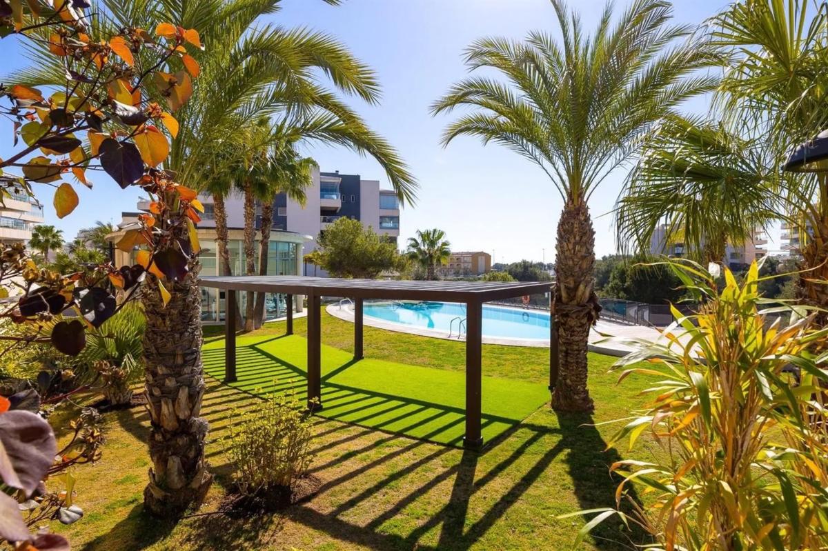 Venta de chalet independiente en Calle Vainilla, Orihuela
photo 1