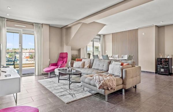 Venta de piso en Barrio Villamartín, Orihuela
thumbnail 1