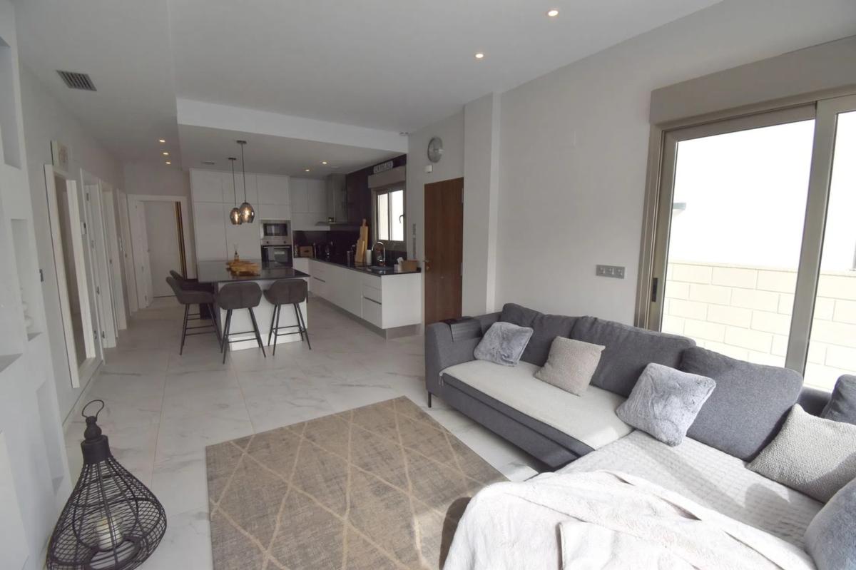 Venta de chalet independiente en Barrio Villamartín, Orihuela
photo 2
