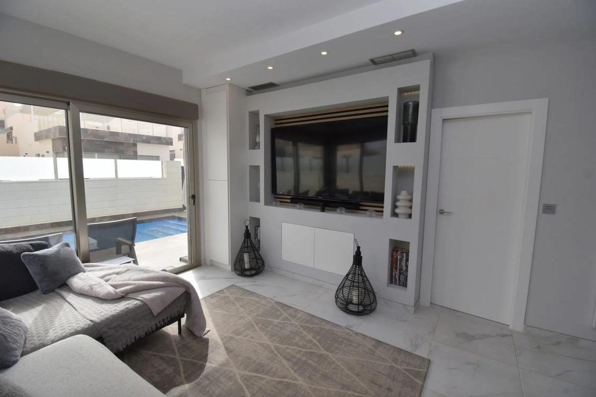 Venta de chalet independiente en Barrio Villamartín, Orihuela
photo 3