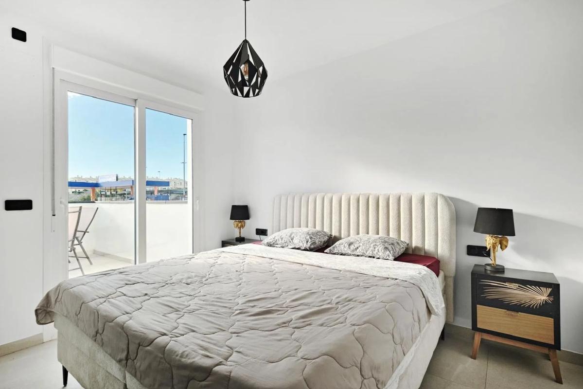 Venta de piso en Barrio Villamartín, Orihuela
photo 1