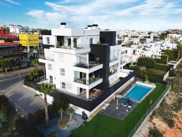 Venta de piso en Barrio Villamartín, Orihuela
thumbnail 1