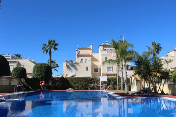 Chalet independiente en venta en Urbanització Pau 8, Orihuela
photo 1