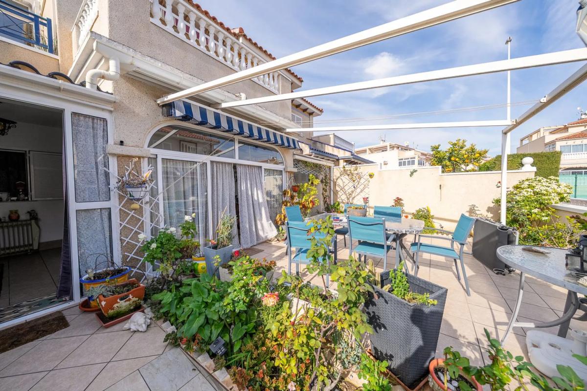 Venta de piso en Calle Pino Piñonero, 1, Orihuela
photo 3