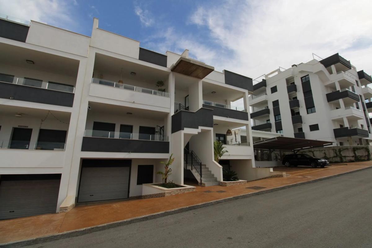 Venta de piso en Barrio Zona Lago - Los Almendros, Orihuela
photo 4