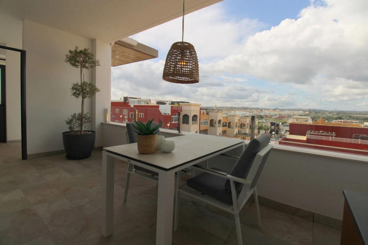 Venta de piso en Barrio Zona Lago - Los Almendros, Orihuela
photo 5