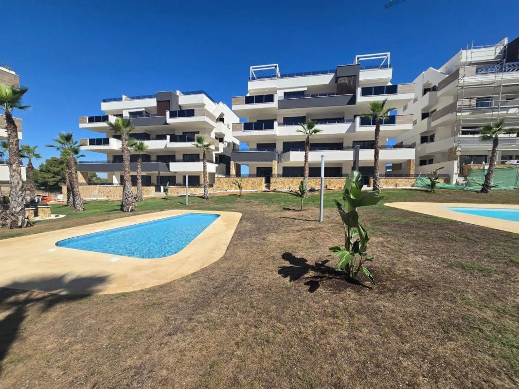 Venta de piso en Barrio Zona Lago - Los Almendros, Orihuela
 photo 2