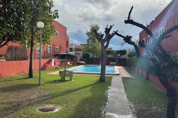 Chalet independiente en venta en Calle Laguna de Sariñena, Orihuela
thumbnail 2