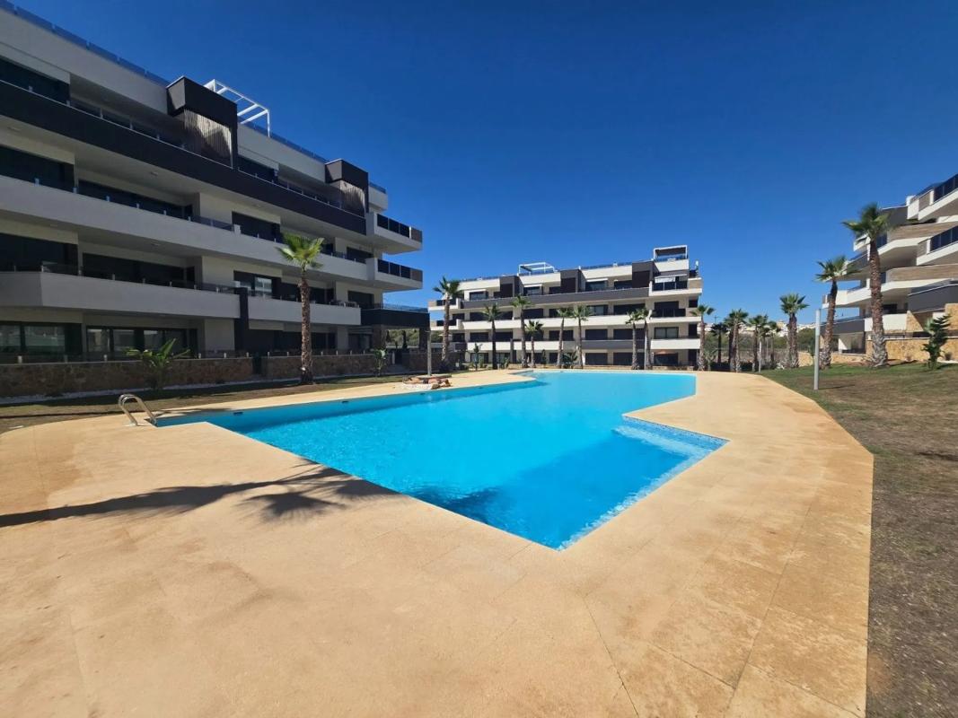 Venta de piso en Barrio Zona Lago - Los Almendros, Orihuela
 photo 3