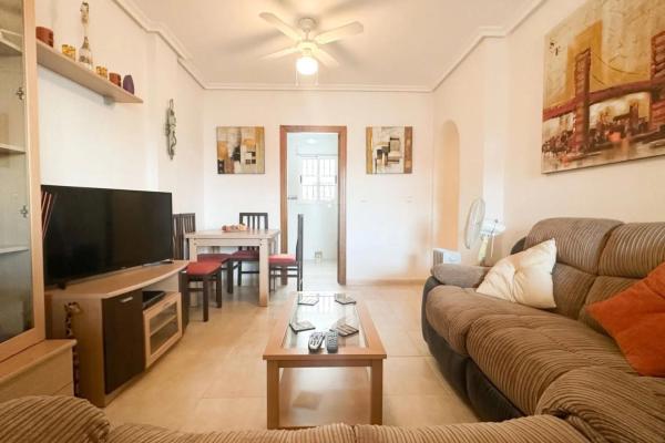 Chalet independiente en venta en Calle Laguna de Sariñena, Orihuela
 photo 4