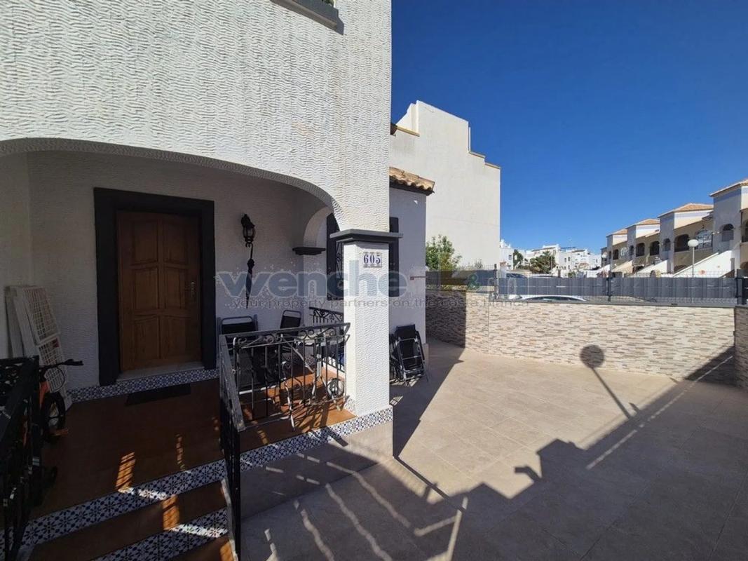 Venta de chalet independiente en Barrio Zona Lago - Los Almendros, Orihuela
photo 1