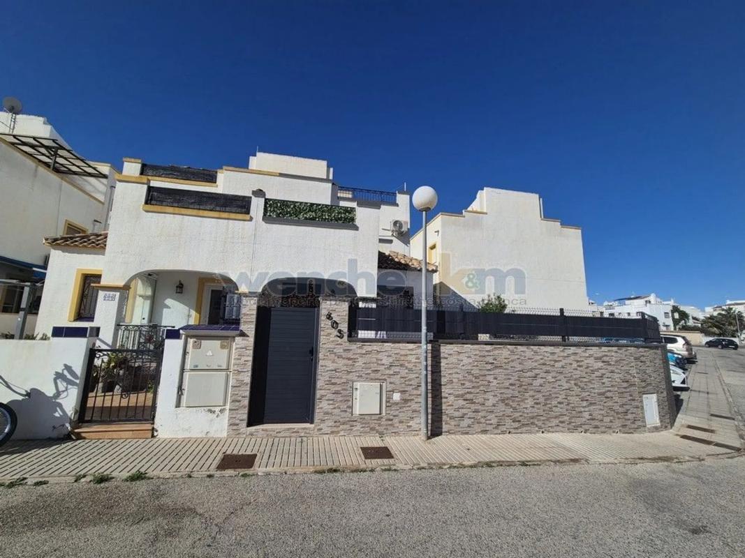 Venta de chalet independiente en Barrio Zona Lago - Los Almendros, Orihuela
photo 3