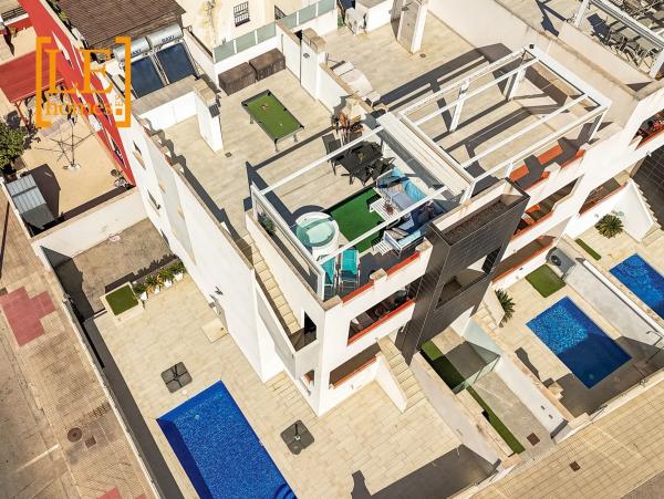 Venta de piso en Calle Lago Bañolas, 2, Orihuela
 photo 1