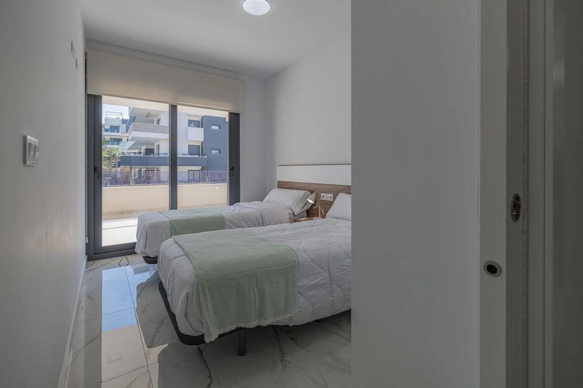 Venta de piso en Calle Lagos de Covadonga s/n, Orihuela
photo 4