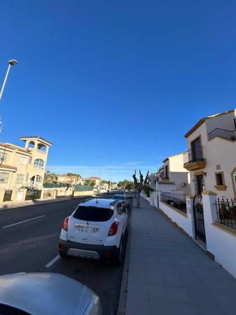 Chalet adosado en avenida de las Hierbas, 182 thumbnail 1