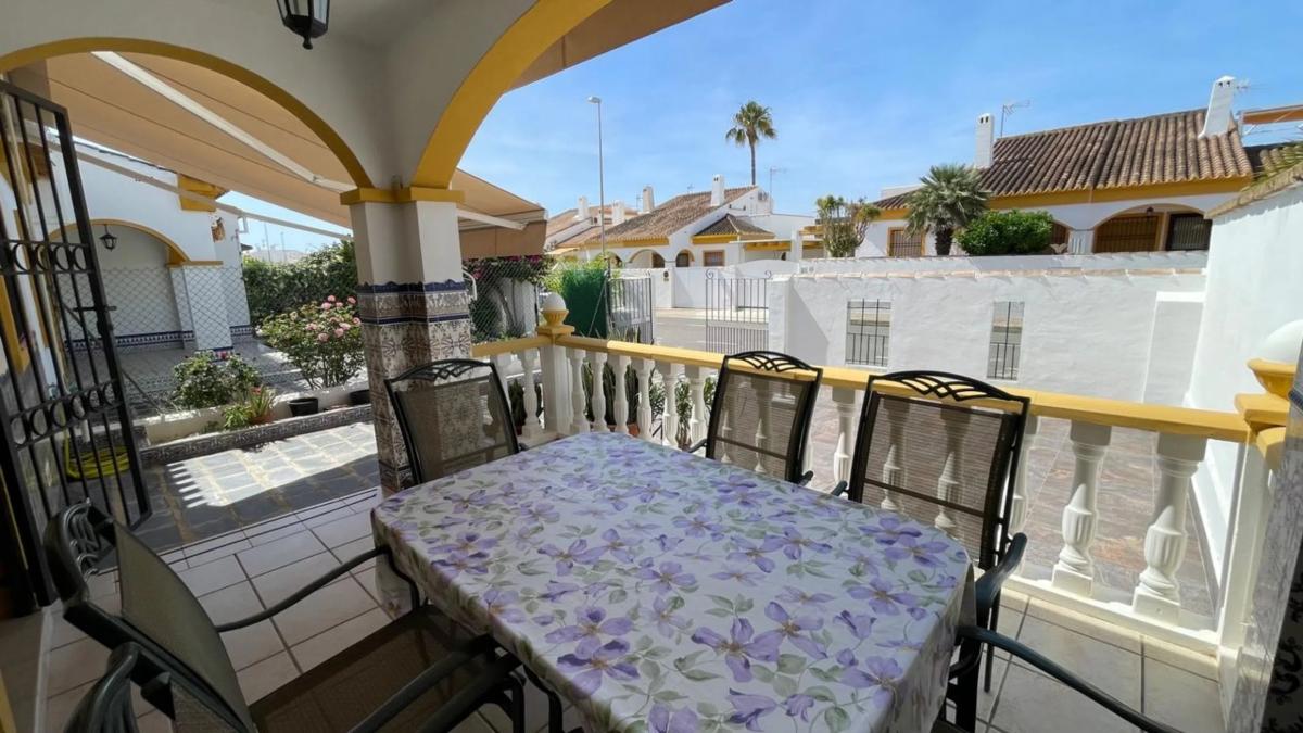 Sale of independent chalet in Zona Pueblo, Pilar de la Horadada
photo 1