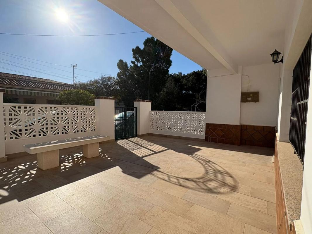 Sale of townhouse in Torre de la Horadada , Pilar de la Horadada photo 3