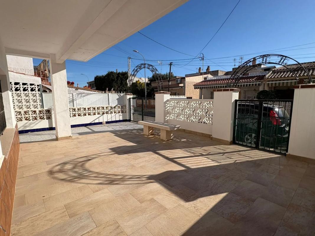 Sale of townhouse in Torre de la Horadada , Pilar de la Horadada photo 4