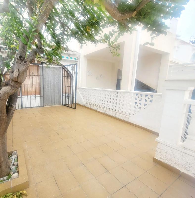 Properties for sale and rent in Spain photo 1