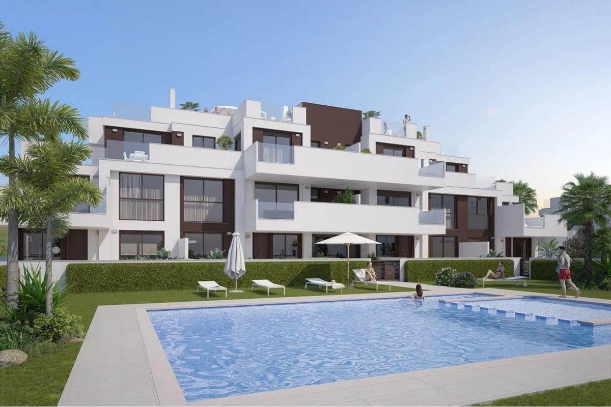 Sale of independent chalet in Calle Lila s/n, Pilar de la Horadada
photo 4