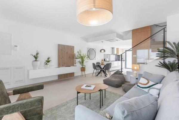 Chalet adosado en calle Sector Sur Residencial, 242 thumbnail 2