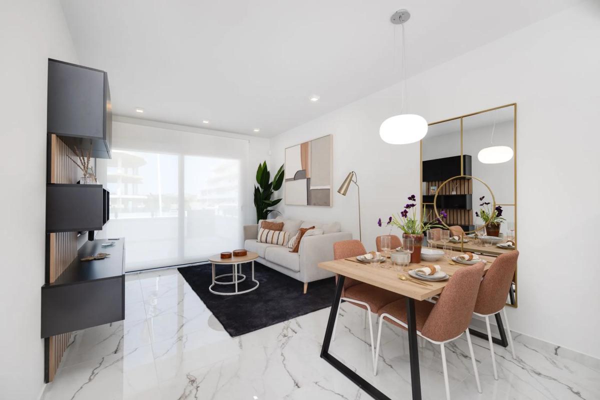 Продажа квартиры на Avenida de Almería, Рохалес
photo 3