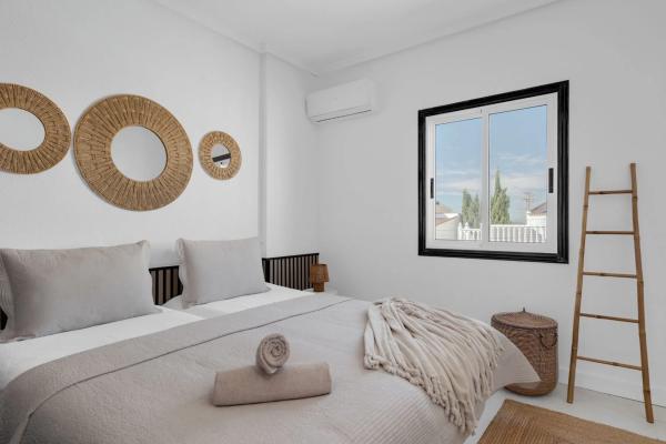 Sale of flat in Avenida de La Costa Azul, Rojales
photo 1