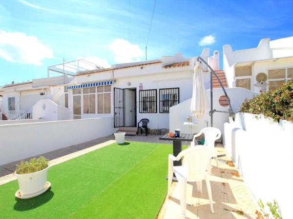 Chalet adosado en calle Sierra de Maria thumbnail 1