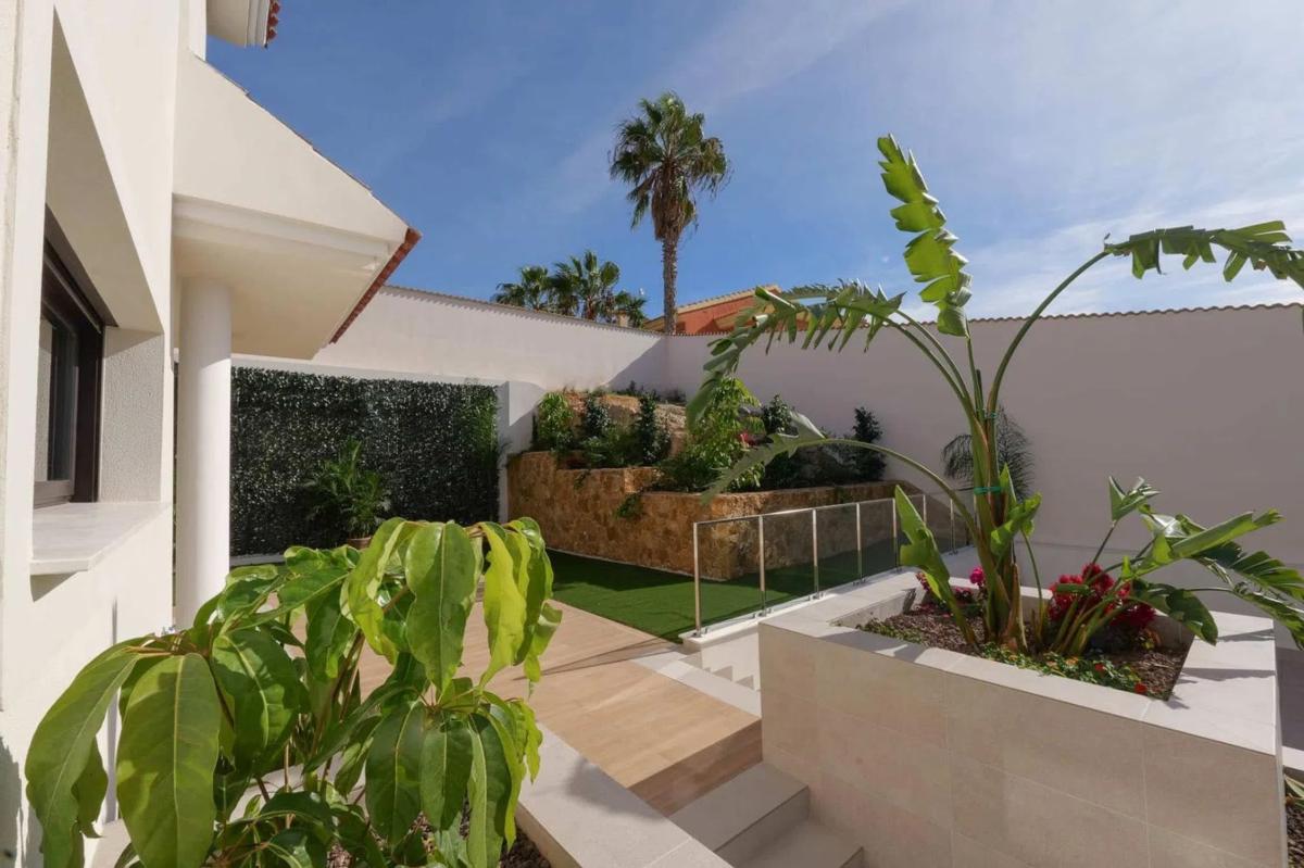 Sale of independent chalet in Barrio Lo Marabú, Rojales
 photo 4