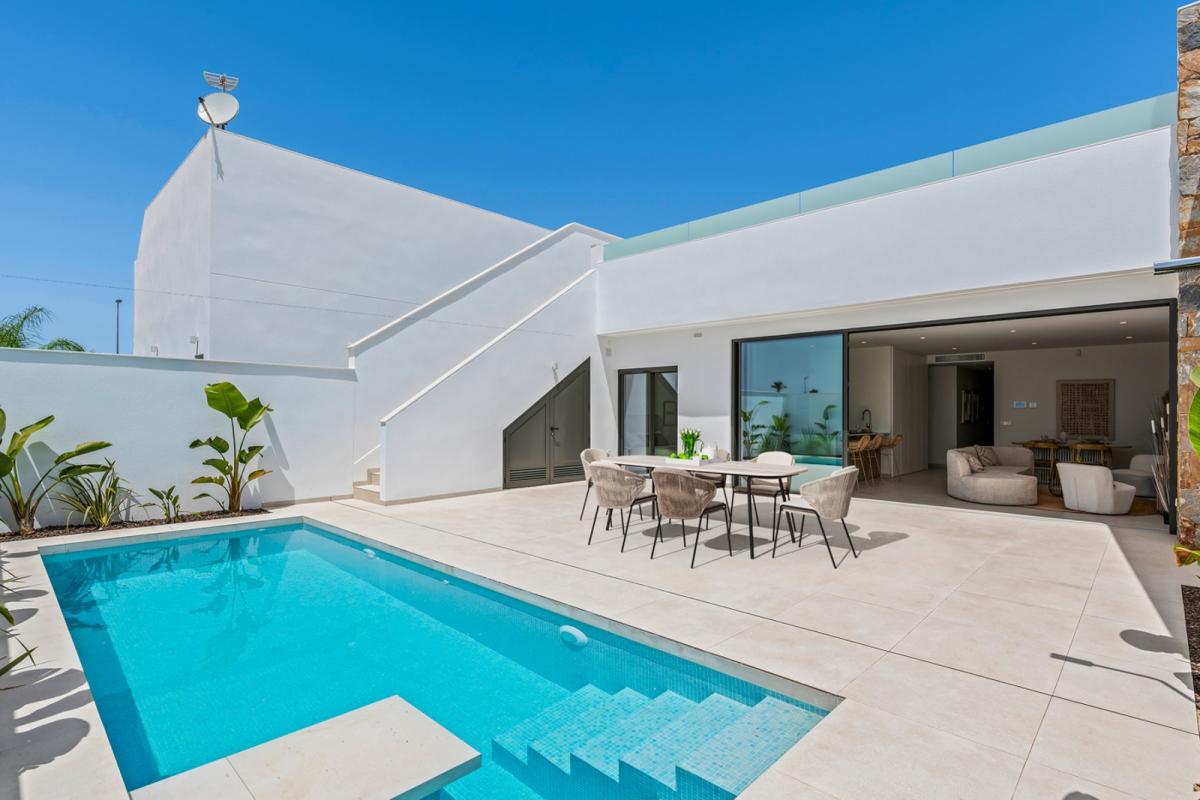 Obra nueva Villas Alejandra XIV en Los Alcázares (Revista) photo 3
