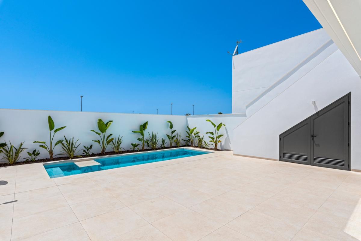 Obra nueva Villas Alejandra XIV en Los Alcázares (Revista) photo 5