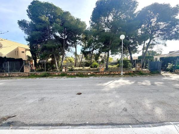 Terreno en calle de Rosalía de Castro, 7 thumbnail 1