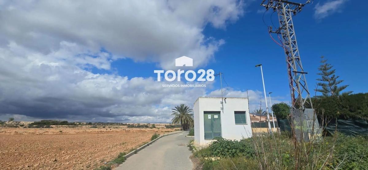 Terreno en venta en Elche / Elx, Alicante photo 5
