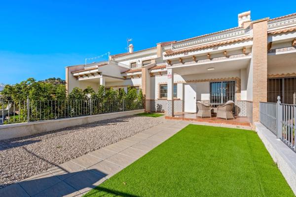 Independent chalet for sale in La Cañada - Los Alcores, San Miguel de Salinas
 photo 1